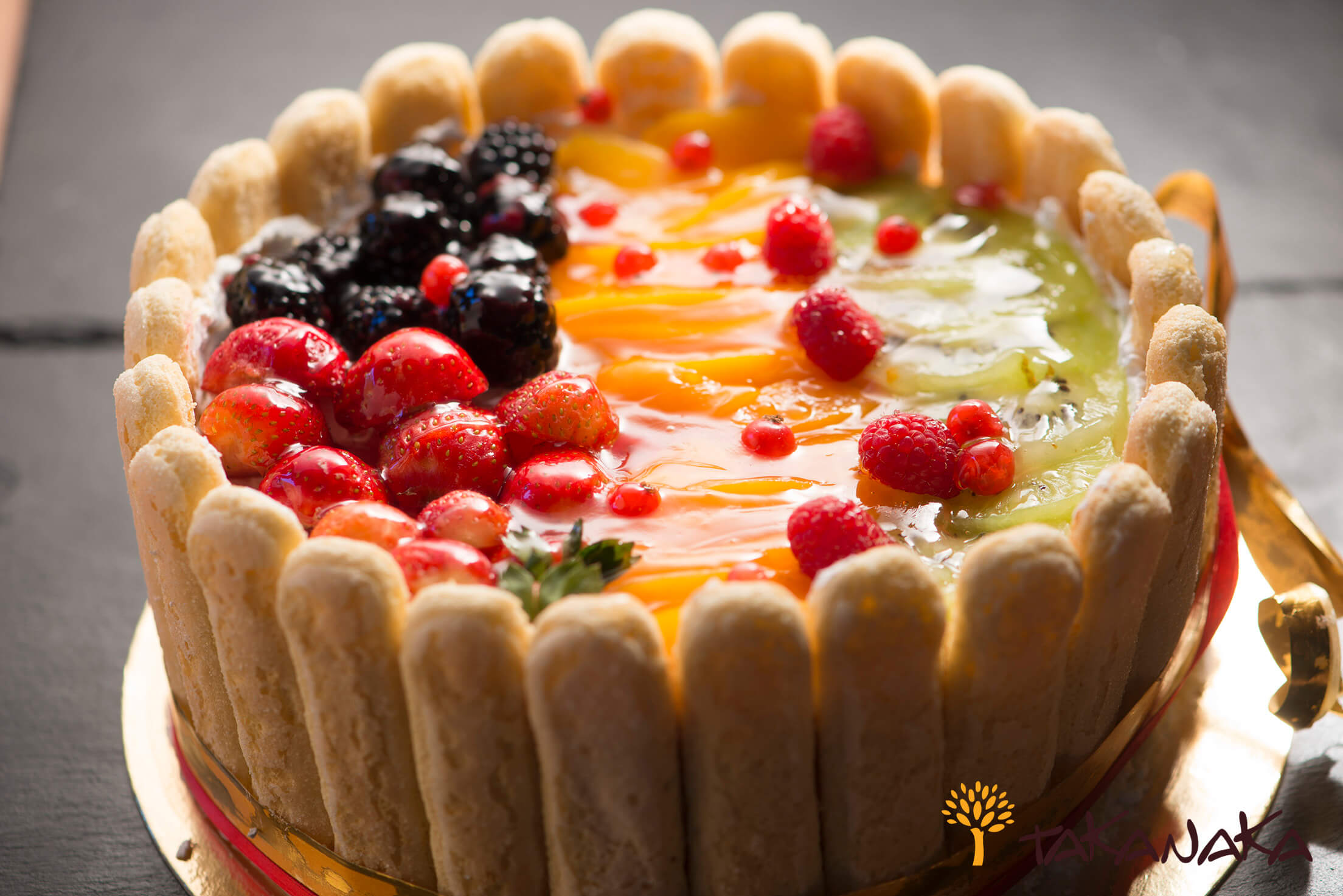 Cake with Fresh Fruit