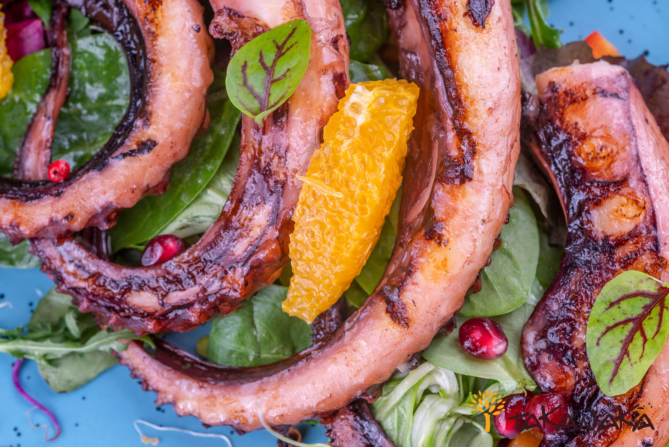 Grilled calamari tentacles with baked potatoes and citrus salad mix - Image 5