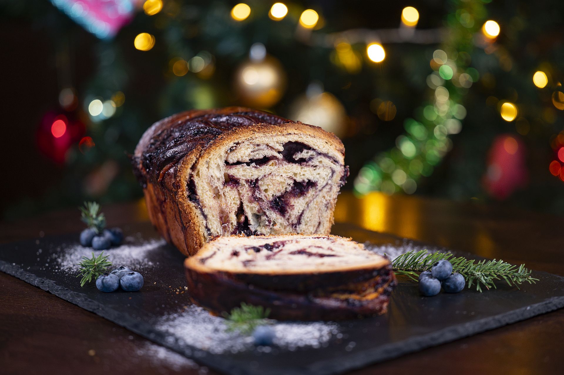 Traditional Romanian Sweet Bread with Blueberry Jam and Almonds - imagine 4