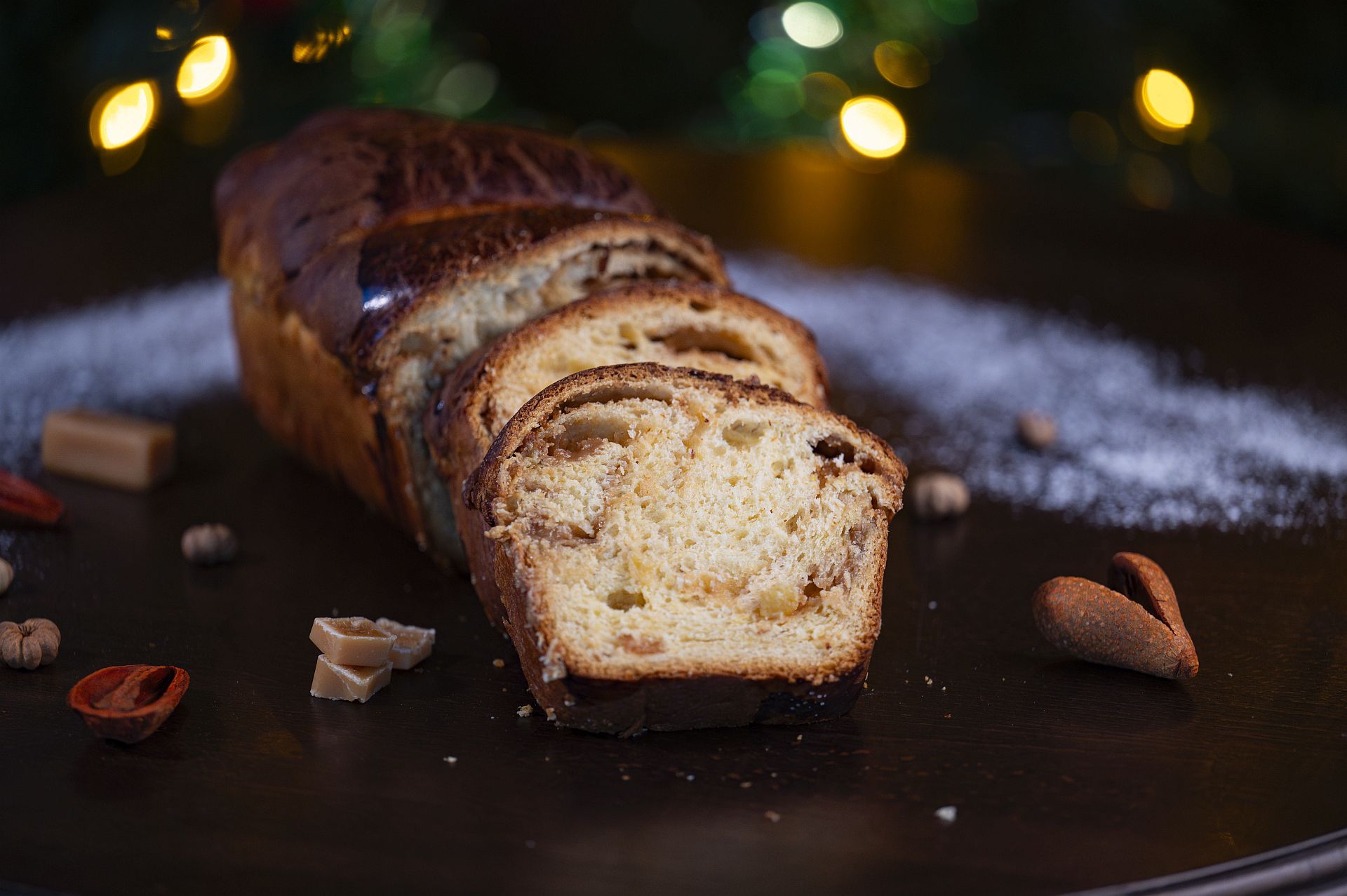 Traditional Romanian Sweet Bread with Salted Caramel Filling - imagine 3